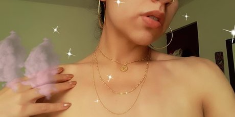 Alasti lekkinud OnlyFans-i pilt Latin Queen