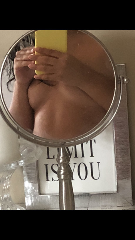 Nacktes geleaktes OnlyFans-Foto von Dominican Mueca