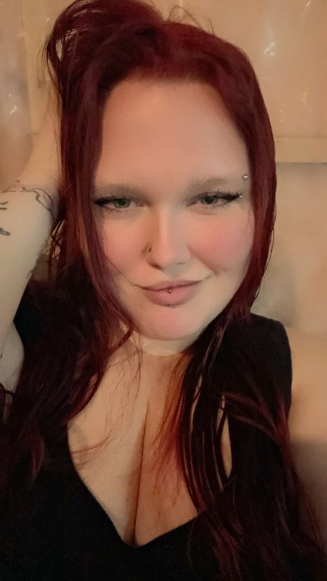 Naakte gelekte OnlyFans-foto van Devilishangel420