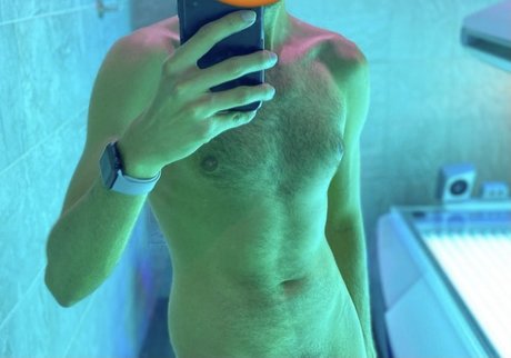 Foto di nudo di fuga di OnlyFans di Dl Bi Hung