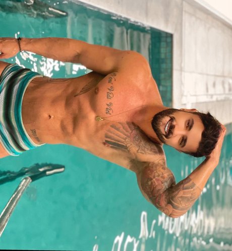 Alasti lekkinud OnlyFans-i pilt Top10