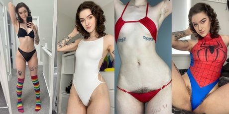 Nahá fotka uniklých OnlyFans od  Rae  Free