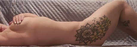 OnlyFans-model Masked Mom Ampamp Promos