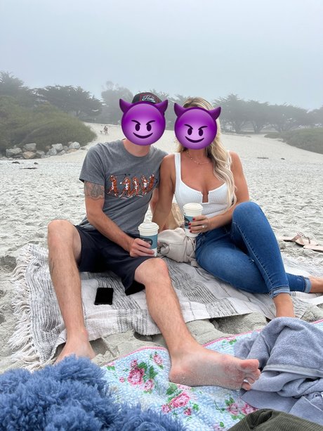 Naakte gelekte OnlyFans-foto van Ann And Dan