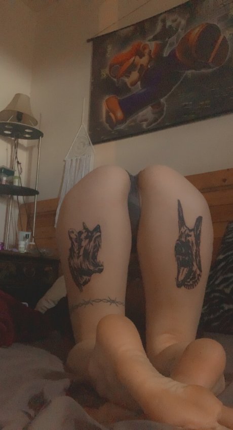 Naakte gelekte OnlyFans-foto van Ditzy Pixie