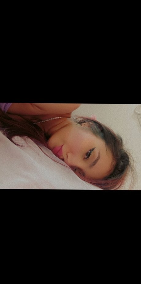 Naakte gelekte OnlyFans-foto van Eva Rain