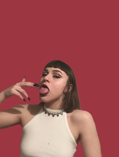 Alasti lekkinud OnlyFans-i pilt Raya 