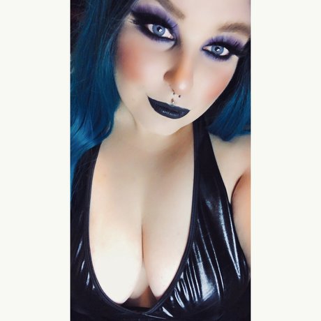 Nacktes geleaktes OnlyFans-Foto von Raven The Haunted Btch