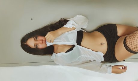 Naakte gelekte OnlyFans-foto van Rravaaaaa