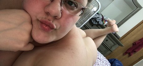 Обнаженная фотография утечки OnlyFans от Randi