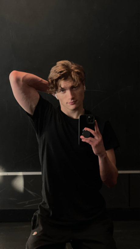 Naken lekkede OnlyFans-bilde av Rhys Dawkins