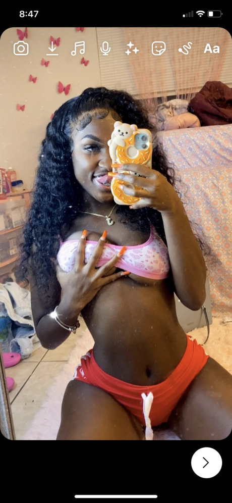 Nahá fotka uniklých OnlyFans od Remaa Bhadd