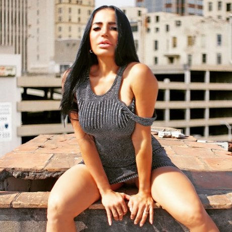 Foto desnuda filtrada de OnlyFans de Reina Latina