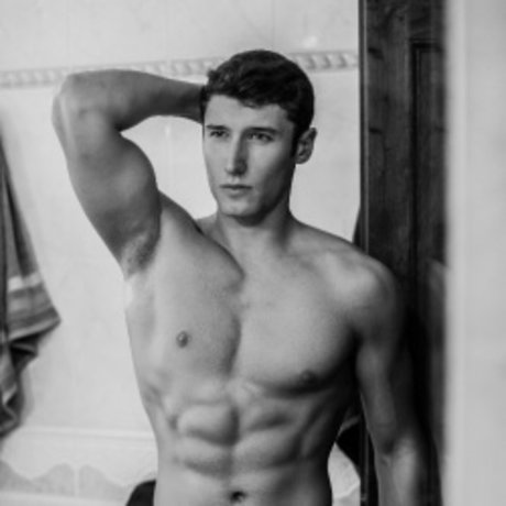 Обнаженная фотография утечки OnlyFans от Redclark