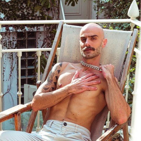 Nahá fotka uniklých OnlyFans od Reco Romanello