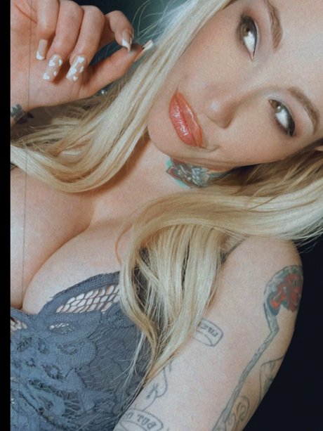 Naken lekkede OnlyFans-bilde av Rory Grey