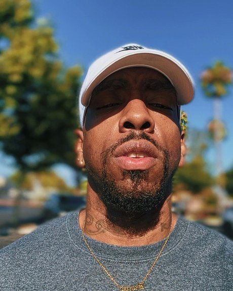 Обнаженная фотография утечки OnlyFans от Ronald Keaton