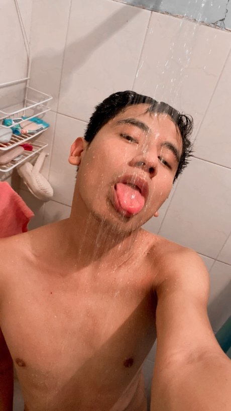 Nahá fotka uniklých OnlyFans od Roid Garcia