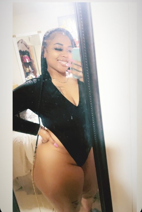 OnlyFans-model Roget Dipped In Caramel 