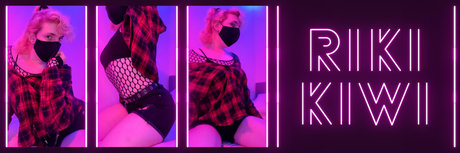 Naken lekkede OnlyFans-bilde av Goth Gf Riki