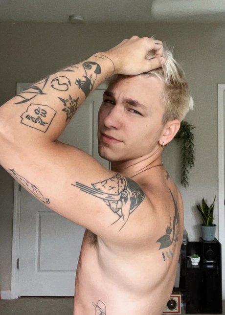 Nahá fotka uniklých OnlyFans od Ryan Greene