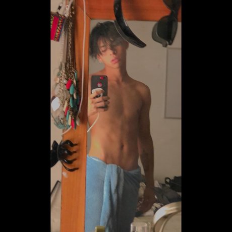 Alasti lekkinud OnlyFans-i pilt Rxndy Mg