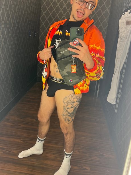 Nahá fotka uniklých OnlyFans od R Unrated