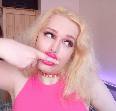 Обнаженная фотография утечки OnlyFans от Ruby Roberts