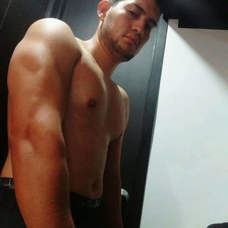 Naken lekkede OnlyFans-bilde av Fabian Rubio