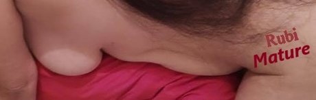 Nacktes geleaktes OnlyFans-Foto von Rubimaturecom