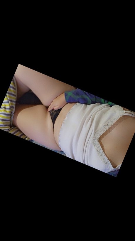 Naken lekkede OnlyFans-bilde av Pau 