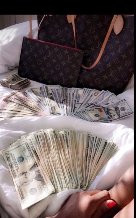 Nahá fotka uniklých OnlyFans od Roxxy