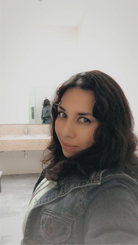 Nacktes geleaktes OnlyFans-Foto von Rosalinda Resendiz