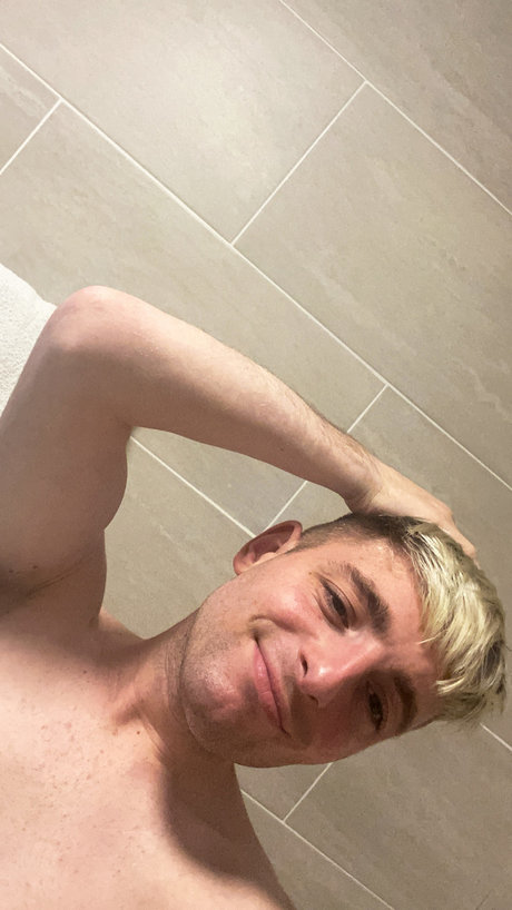 Обнаженная фотография утечки OnlyFans от Ross