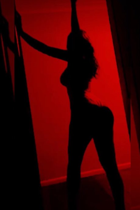 Photo nue de fuite OnlyFans de R O S I E