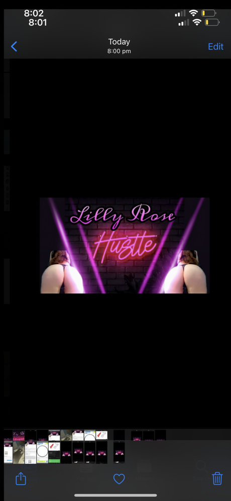 Naken lekkede OnlyFans-bilde av Lilly Rose