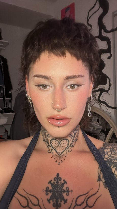 Naken lekkede OnlyFans-bilde av Salikaa