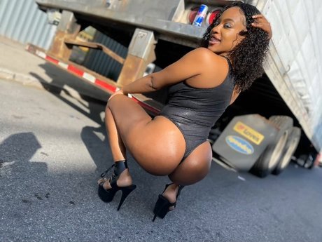 Nayla Mcknight Your Favcontentcreator naked leaks OnlyFans pic