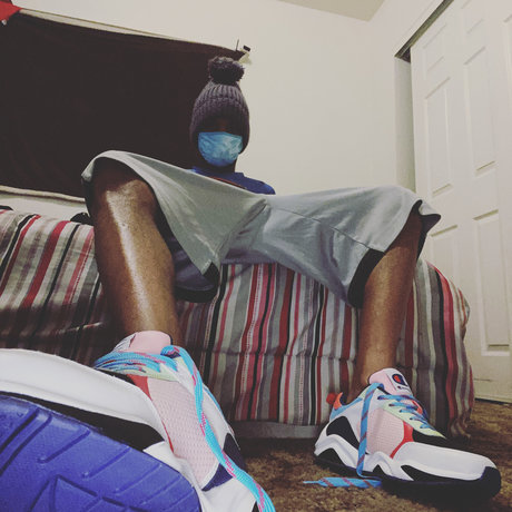 Foto di nudo di fuga di OnlyFans di Sagging Ampamp Stroking