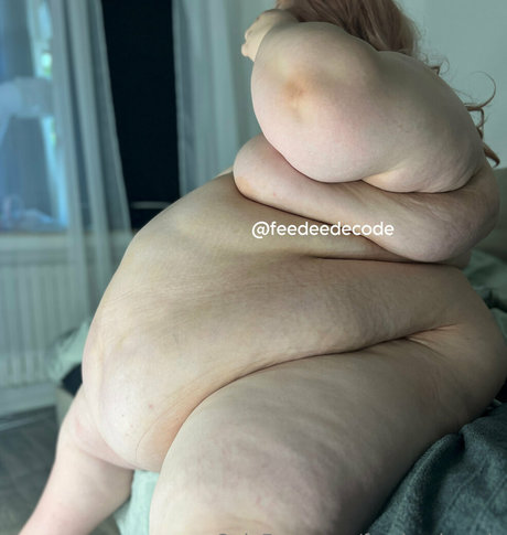 Photo nue de fuite OnlyFans de Feedeedecode