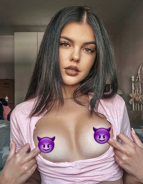 Lara Winter naked leaks OnlyFans pic