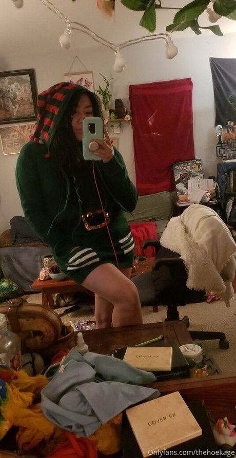 Naakte gelekte OnlyFans-foto van Waifoodd