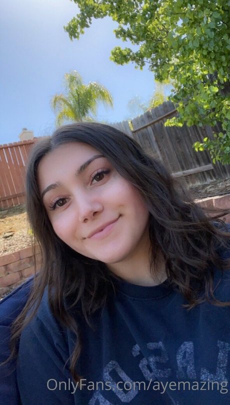 Обнаженная фотография утечки OnlyFans от Ayemazing