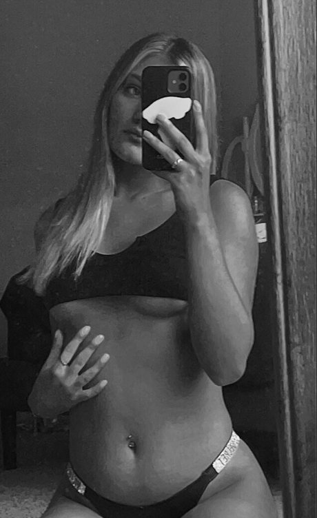 Naken lekkede OnlyFans-bilde av Kayley Duncan