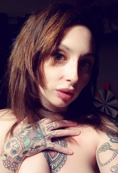 Alasti lekkinud OnlyFans-i pilt Queenrainifree