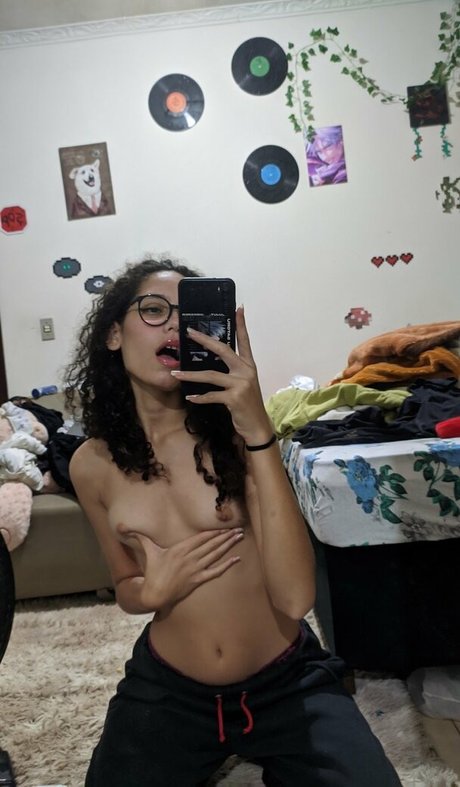 Обнаженная фотография утечки OnlyFans от Thesuusu