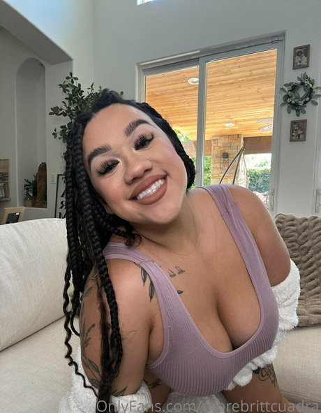 Naken lekkede OnlyFans-bilde av Morebrittcuadra