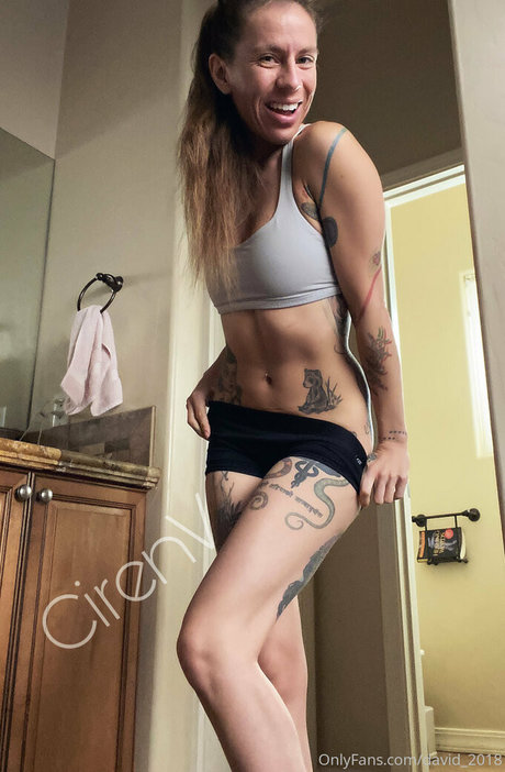 Naken lekkede OnlyFans-bilde av Realkinkyxxx