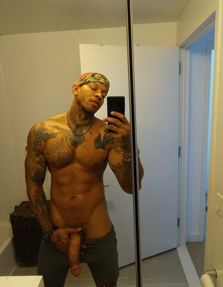 Naken lekkede OnlyFans-bilde av Mikemann