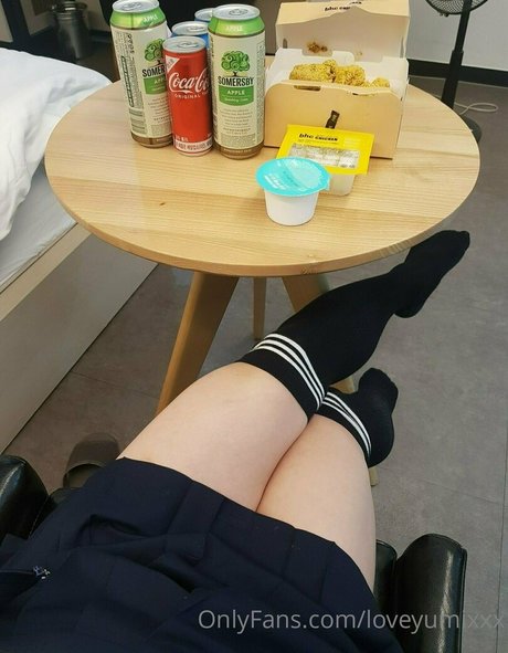 Nahá fotka uniklých OnlyFans od Loveyumixxx